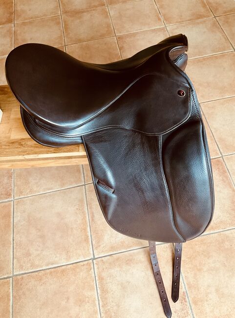 Sommer Remos Musica Dressursattel 18, Mocca, Sommer Remos Musica Classic DS  , Ines Miller (IM Sattel), Dressage Saddle, Graben