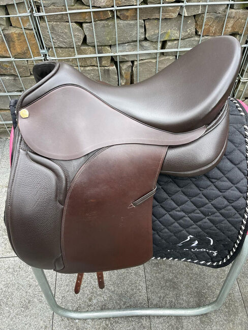 Sommer Somero 17,5“ mocca Dressursattel, Sommer Somero Classic DS, Carole Colling (Pferdesattel-shop), Dressage Saddle, Schuttrange 