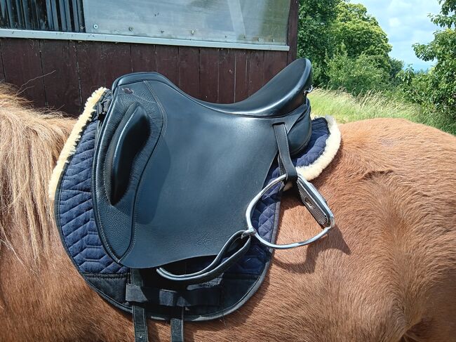 Sommer Sattel Remos X-Cross Dressage 17,5", Sommer X-Cross Dressage, Maria, Endurance Saddle, Lautenbach