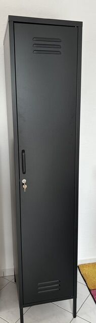 Spind (Metallschrank) zu verkaufen in schwarz!, Siena, Katja, Sattelschrank / Bundeswehrschrank, Idstein