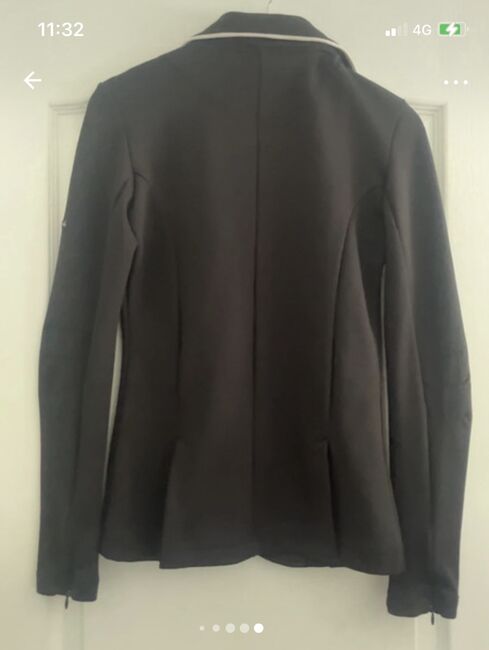 Spooks Show Jacket, Spooks, Laura Purdon, Turnierbekleidung, Glasgow, Abbildung 5