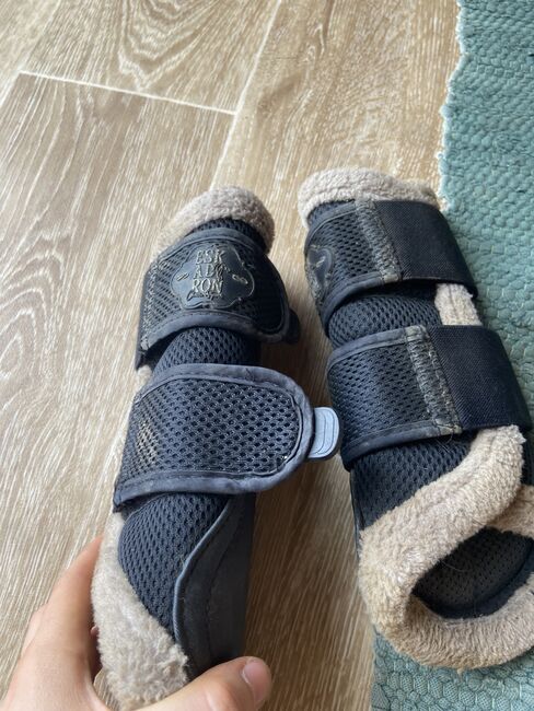 Löffelgamaschen, Eskadron , Stephanie , Tendon Boots, Graz , Image 2