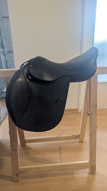 Spring Sattel Busse Brisbane 17 Zoll, BUSSE Brisbane Springsattel, Julia , Jumping Saddle, Potsdam