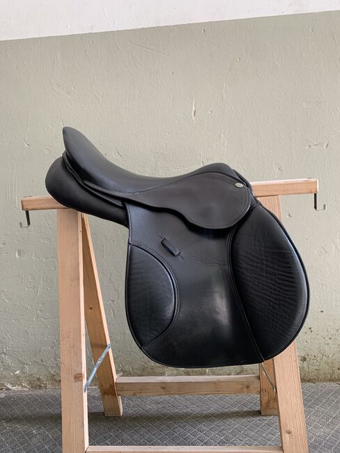 Springsattel 17 1/2", von einem Sattler gekauft, Patricia Schumann, Jumping Saddle, Übersee, Image 3