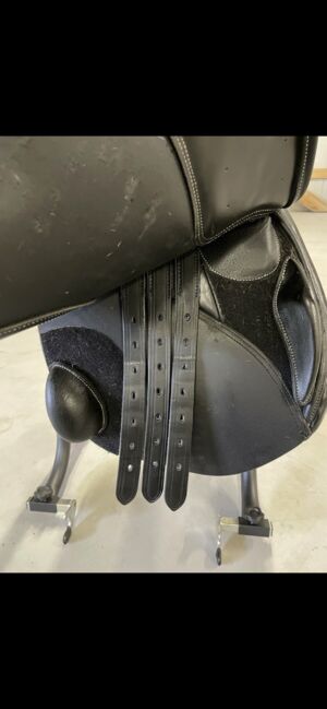 Springsattel 17,5“ schwarz, Fouganza Decathlon, Sarah, Jumping Saddle, Ahrensburg, Image 3