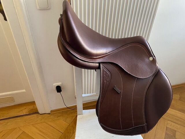 Springsattel Equiline E4 braun *NEUWERTIG*, Equiline E4 braun, Elisa Steiner, Jumping Saddle, München