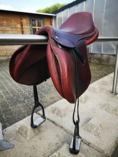 Springsattel Ikonic Pro 17" braun, Ikonic Pro, Jennifer Zimmermann, Jumping Saddle, Willingen, Image 12