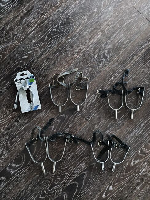 Sporen mit und ohne Rad, je Paar 15 €, Robert, Spurs & Spur Straps, Kolbermoor