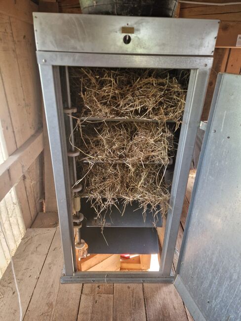 Ssys Schacher Fütterungssystem Klappolino, Ssys Schacher Fütterungssystem Klappolino , Thomas Pfeiffer / Bäni, Pferdefutter, Reitnau