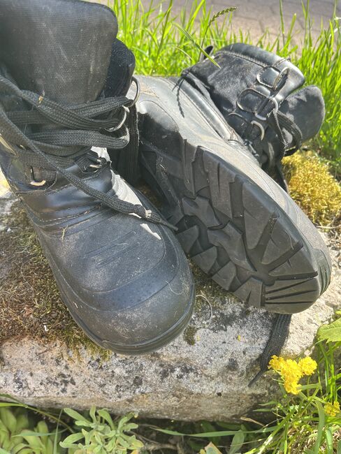 Stall/Reitschuhe, Loesdau, Elke Waller, Reitschuhe & Stallschuhe, Lauterbach, Abbildung 3