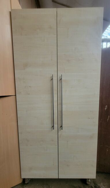 Stallkasten, Jeannine, Sattelschrank / Bundeswehrschrank, Wien