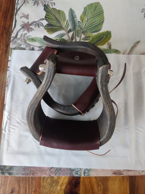 Steigbügel Open Range 3-1/4" Wooden Bell Stirrups, Tesa, Saddle Accessories, Furth