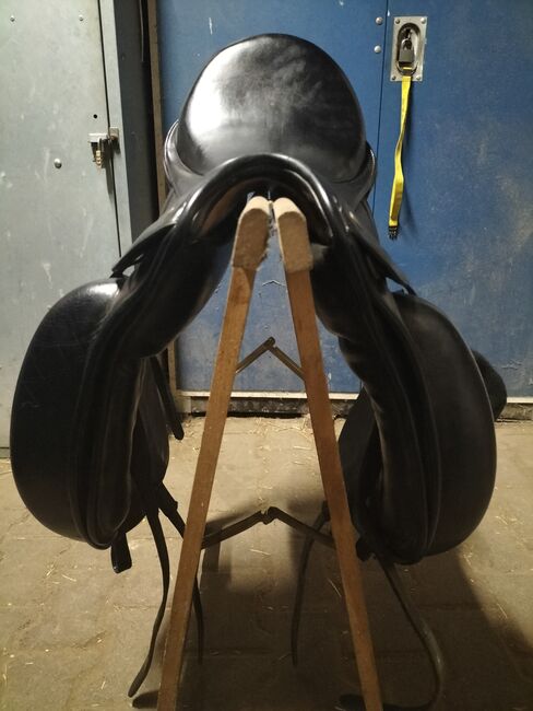 Toller Hennig Dressursattel, Hennig, Stall Dehoust, Dressage Saddle, Edingen-Neckarhausen, Image 3