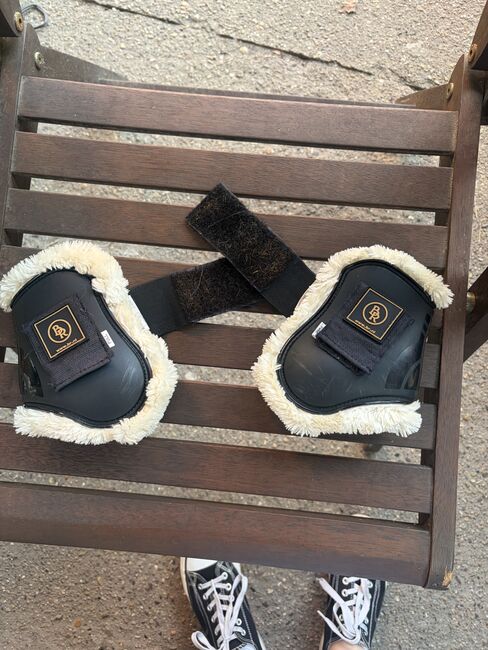 Streichkappen Full Schwarz, Fell, Streichkappen , Julia , Tendon Boots, Gardelegen
