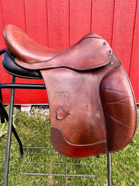 Stubben 1894 DeLuxe, Stubben 1894 DeLuxe , Lilly, Dressage Saddle, Putnam 