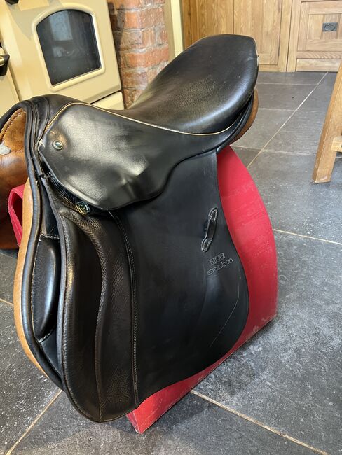 Stubben jump saddle, Stubben , Samantha Hargreaves , Jumping Saddle, Whitchurch, Image 2