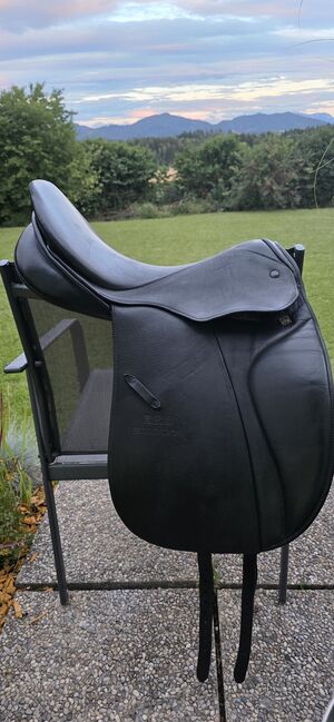 Stübben Avalon Dressur 17.5', Stübben Avalon, Katrin, Dressage Saddle, Klagenfurt,07.Bez.:Viktringer Vorstadt