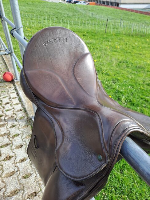 Stübben Dressursattel mit Biomex, Stübben  Genesis de luxe , Franziska Föhn , Dressursattel, Schwyz, Abbildung 2