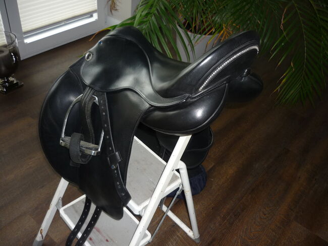 Stübben Dressursattel Virginia 17,5 /29 Kammer /Strass, Stübben Virginia, Maike Brandt, Dressage Saddle, Flintbek