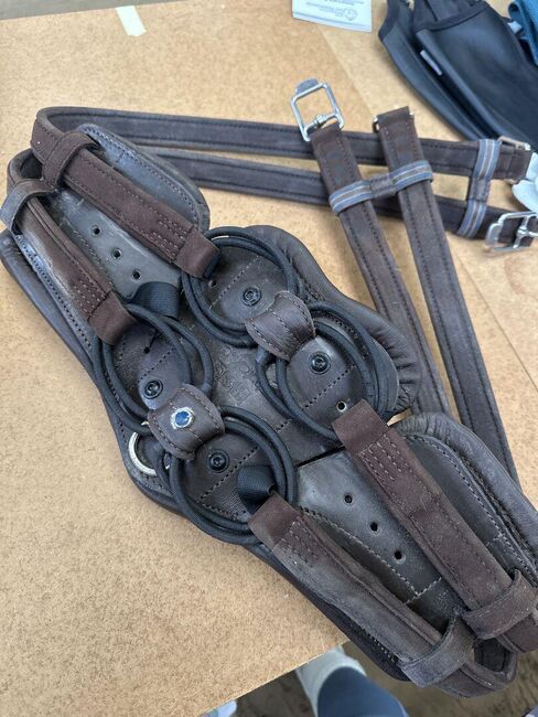 Stübben Equisoft Sattelgurt 145cm braun mit Lederpolster, Stübben, Gina, Girths & Cinches, Lamstedt