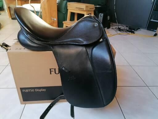 Stübben Genesis Dressursattel 18" Kammer mittel-weit, Stübben  Genesis, Andrea, Dressage Saddle, Kamen