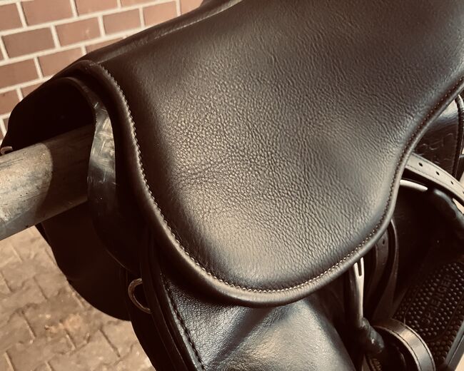 Stübben REV Sattel Dressurblatt Farbe Ebony braun TOP gepflegt 1,5 Jahre alt, Stübben REV, Sandy, Baumloser Sattel, Moers, Abbildung 3