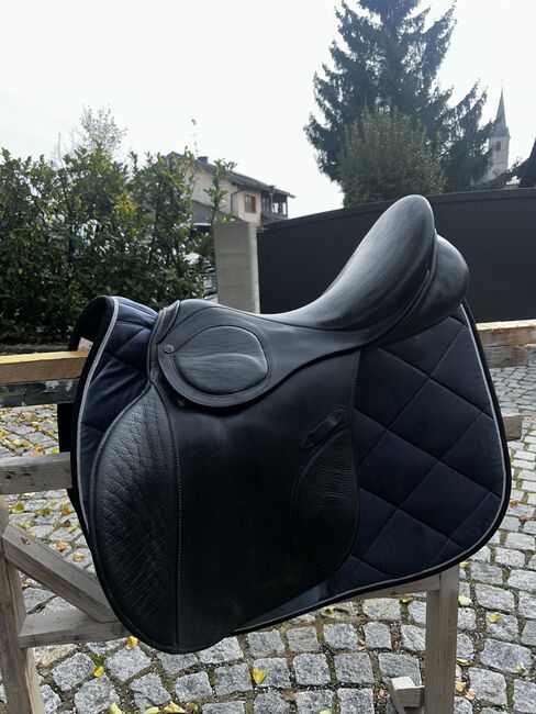 Stübben Scandica Spizial Springsattel, Stübben Scandica spezial , Magdalena Rackl, Jumping Saddle, Petting, Image 2
