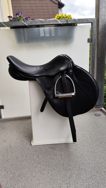 Stübben Springsattel, Stübben  Edelweiss CS deLuxe, F.R, Jumping Saddle, Brandenburg, Image 2