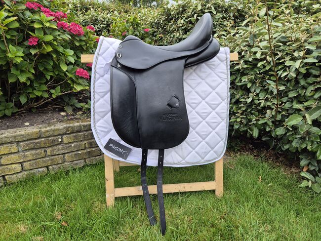 Stübben Virginia 17,5 inch zwart, Stübben Virginia, Jolanda de Vries , Dressage Saddle, Ried, Image 2