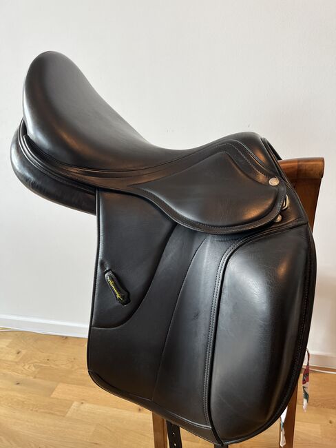 Super schöner Amerigo Vega Dressursattel 17'', Amerigo Vega, Sonja Zekri, Dressage Saddle, Berlin, Image 9