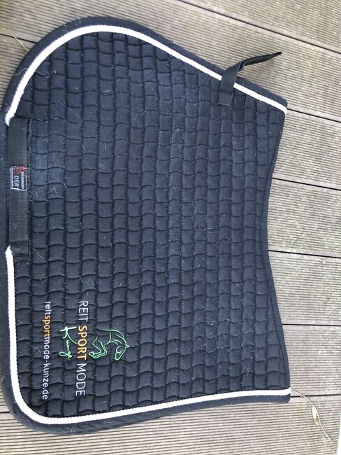 Schwarze Springschabracke, Reitsport Mode Kunze , Christopher Kaufmann, Dressage Pads, Johannesberg