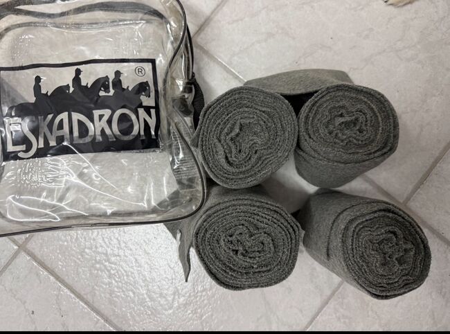 Eskadron Graue Fleecebandagen, Eskadron  Fleecebandagen , Sophie Kerl, Bandaże i owijki, Bochum 