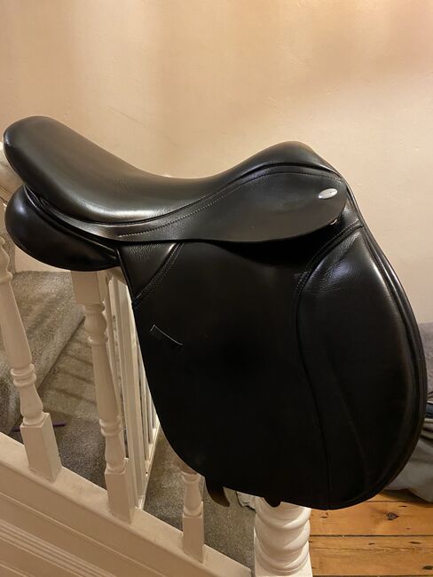 T8 black thorowgood saddle 17.5 inch, Thorowgood  T8 con leather thorowgood black saddle, Ellie Frow, All Purpose Saddle, Barnsley , Image 5