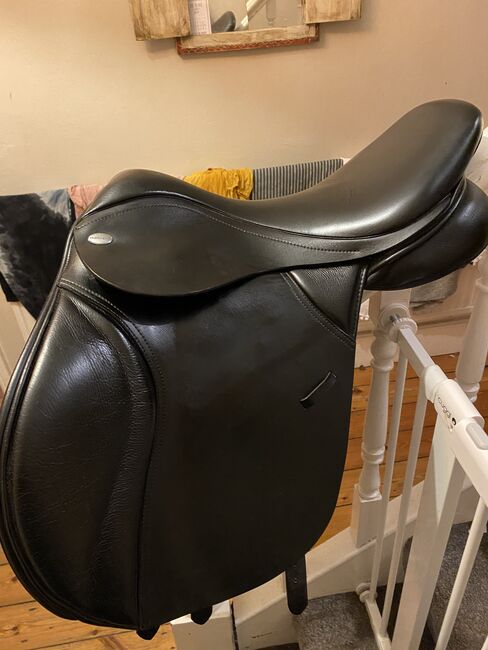 T8 black thorowgood saddle 17.5 inch, Thorowgood  T8 con leather thorowgood black saddle, Ellie Frow, All Purpose Saddle, Barnsley , Image 7