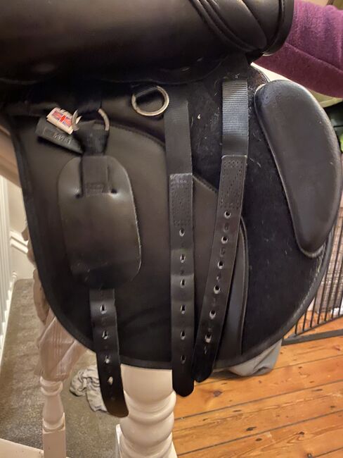 T8 black thorowgood saddle 17.5 inch, Thorowgood  T8 con leather thorowgood black saddle, Ellie Frow, All Purpose Saddle, Barnsley , Image 6