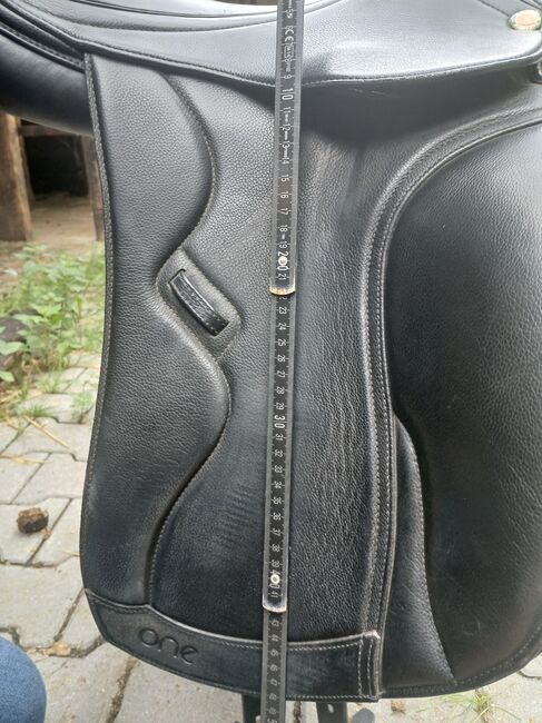 Verkaufe sehr bequemen und gut erhalten Dressursatten in 17 Zoll, rebekka gros, Dressage Saddle, hattenheim, Image 2