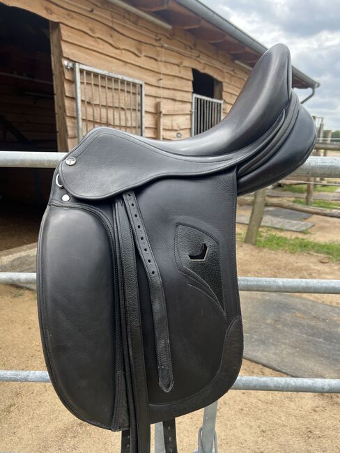 Tech One Dressursattel ( wie Erreplus) 33/17Zoll, Tech One (Erreplus) Tech One, Elian Klaue, Dressage Saddle, Adenbüttel, Image 2