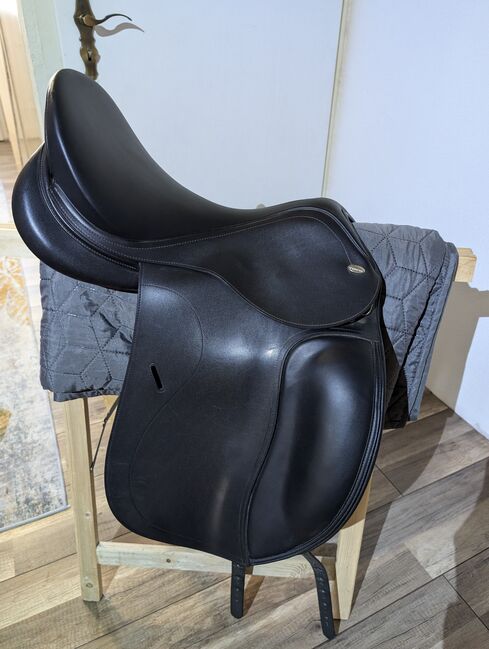 Tekna Letek Dressursattel, Tekna Letek Smooth A Linie, Sabrina Michels , Dressage Saddle, Schmelz, Image 3