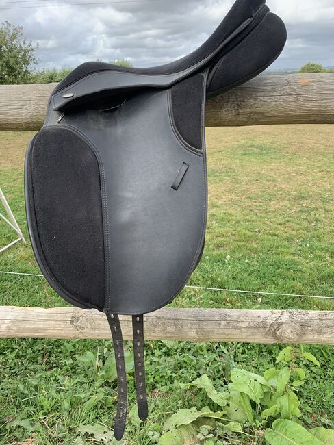 Thorowgood dressage saddle, Thorowgood Thorowgood T4 , Alison , Other Saddle, Hailsham , Image 4