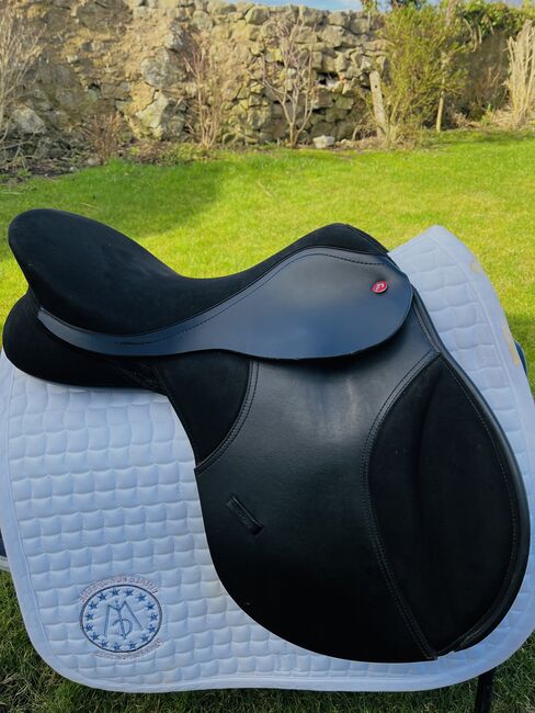 Thorowgood T4 Black 17” MGP Saddle, Thorowgood, Karen , All Purpose Saddle, St Asaph 