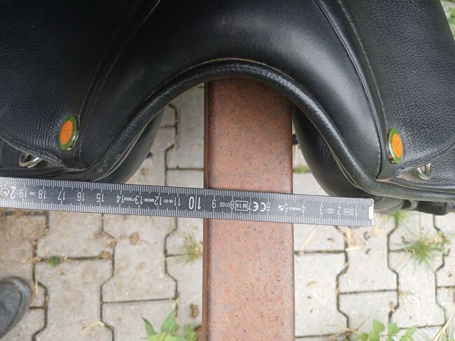 Verkaufe sehr bequemen und gut erhalten Dressursatten in 17 Zoll, rebekka gros, Dressage Saddle, hattenheim, Image 5
