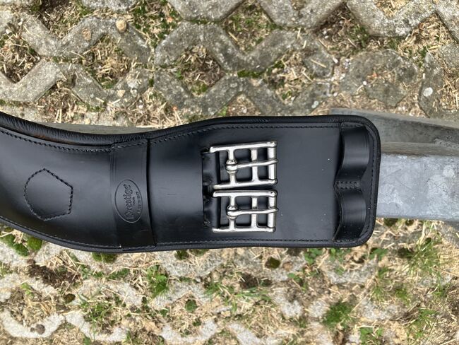 Verkaufe neuwertigen anatomischen Dressurgurt 65 cm, schwarz, Prestige, Elisabeth Wimmer, Girths & Cinches, Salzburg, Image 3