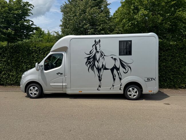 Top gebrauchte Pferdetransporter und Pferdeanhänger + Wohnabteil, Gerhard Strobel (Dickenherr Trucks und Trailers), Pferdeanhänger, Baden-Württemberg - Unterschneidheim