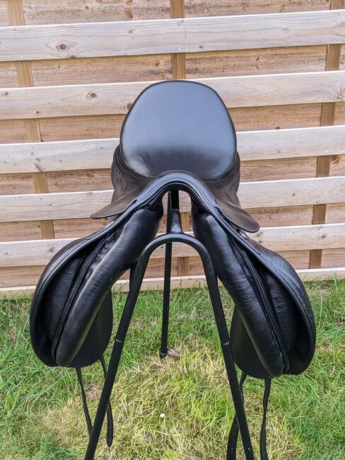 ***TOP*** Ikonic Evolution Dressursattel 18 Zoll Kammerweite M, DEV06, Ikonic Evolution, Line Backsen, Dressage Saddle, Hamburg, Image 4