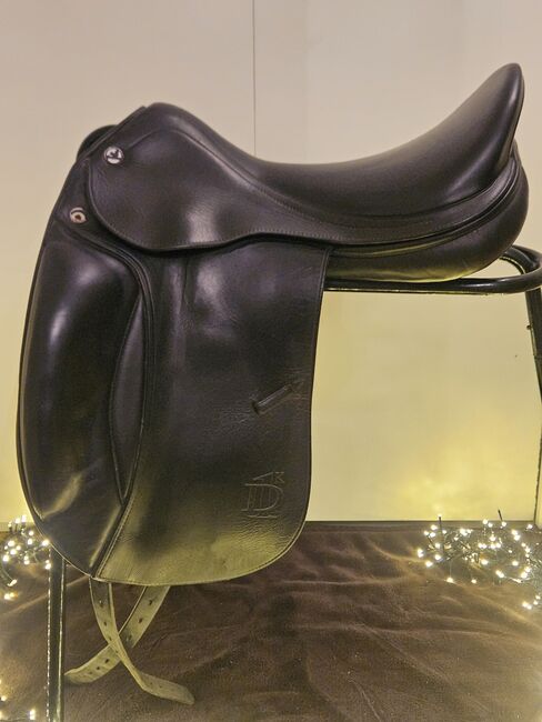 ***TOP*** Prestige D1K Monoblatt 18 Zoll M Kammer doubliertes Leder, Prestige D1K, Line, Dressursattel, Hamburg