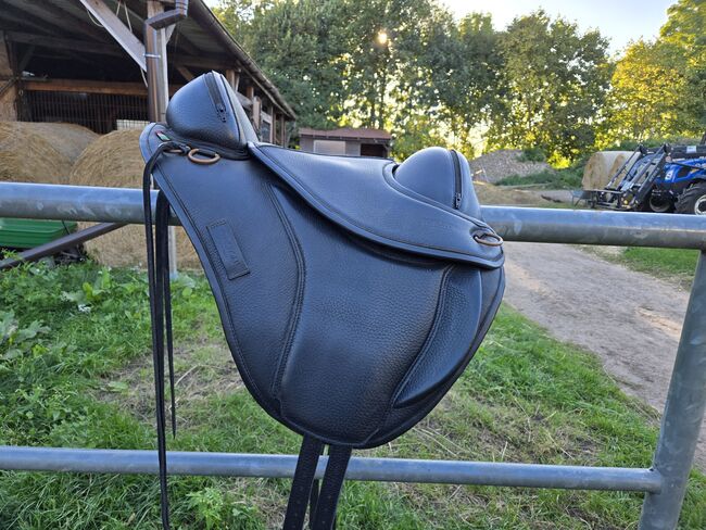 Sattel baumlos Marke Torsion, Torsion, Angela Kühn, Treeless Saddle, Schwedt/ Oder