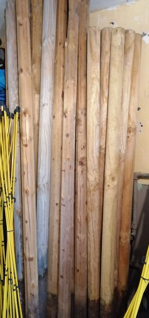 Holzpfosten 8x200 und 8x225, I. A. , Electric Fencing Equipment, Herrengosserstedt