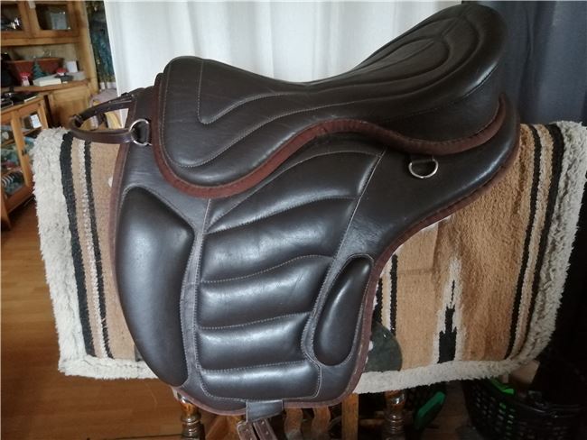 Baumloser Sattel mit Pad, Markenlos, Nina Rickers, Treeless Saddle, Rhauderfehn