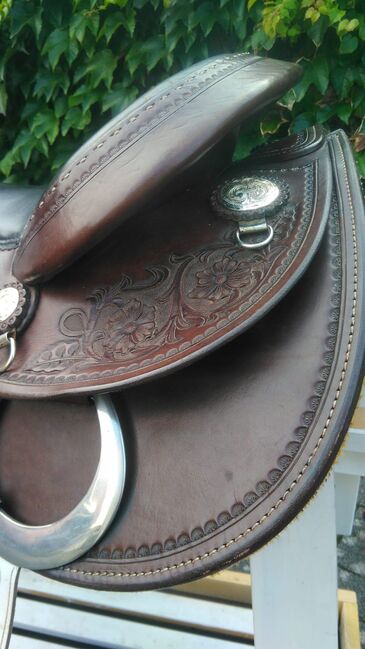 Triple W Westernsattel, kaum gebraucht,  Blumen in schokobraun, Triple W Butterfly , Silke Sauer , Western Saddle, Geiselbach , Image 2