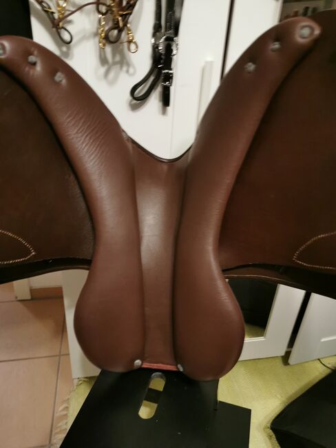 UCHA Springsattel * 17.5 Zoll * NEUwertig * Braun * NP 3390€, UCHA, Selina M. , Jumping Saddle, Rödermark, Image 4